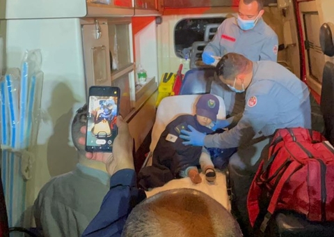 Menino é encontrado após cachorro da família acompanhá-lo no meio de plantação