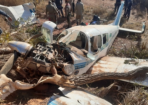 Quatro pessoas ficam feridas após avião cair por falta de combustível