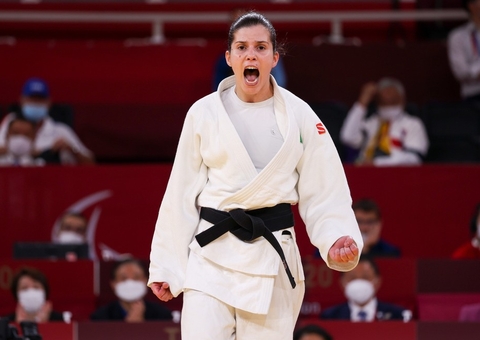 Alana Maldonado conquista primeiro ouro do judô paralímpico para o Brasil
