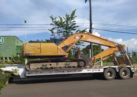 Retroescavadeira furtada no Amazonas é recuperada em Roraima