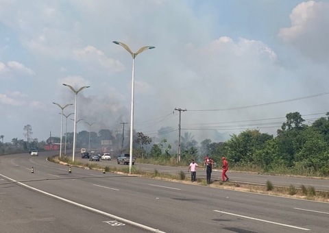 Incêndio em área de mata na Manoel Urbano assusta população