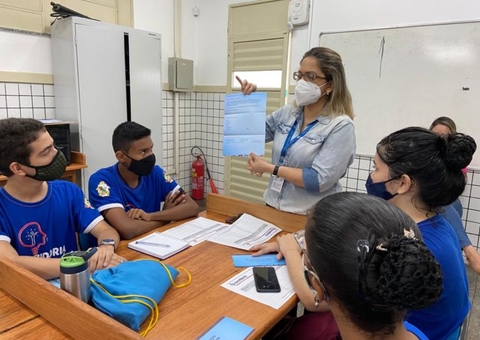 TCE-AM monitora projeto 'Ouvidoria Estudantil' em escolas de Manaus