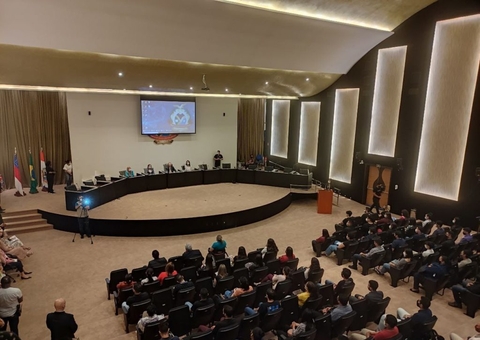 Estagiários aprovados em processo seletivo iniciam atividades no TCE-AM