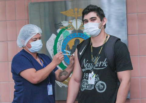 Posto de vacinação contra Covid-19 é instalado no Fórum Henock Reis em Manaus