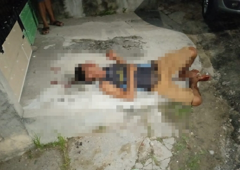 Dupla suspeita de assalto é espancada após usar arma de brinquedo em Manaus