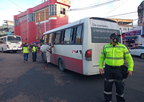 Ônibus, micro-ônibus e mototáxis são alvos de fiscalização em Manaus