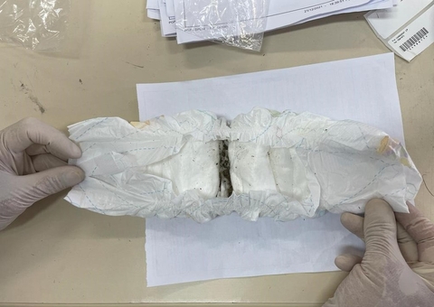 Para fugir da esposa, pai esconde maconha em fralda de bebê e creche aciona polícia