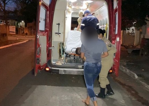 Na tentativa de matar a esposa, homem crava faca em bebê de 8 meses 