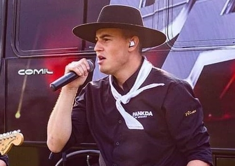 Cantor morre após receber descarga elétrica de guitarra durante passagem de som