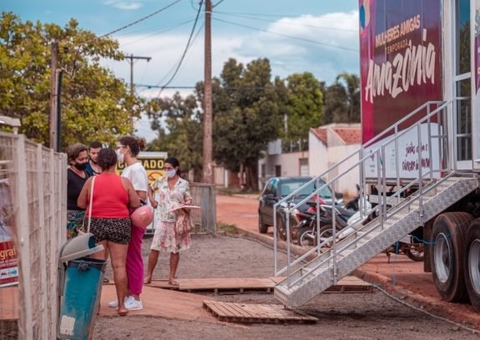 Mulheres de baixa renda têm acesso a mamografias em ação social em Manaus