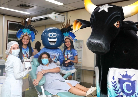Boi Caprichoso anima 'Dia do doador de sangue' em Manaus