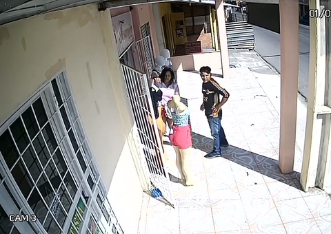 Homem é preso após roubar loja de roupas em Manaus