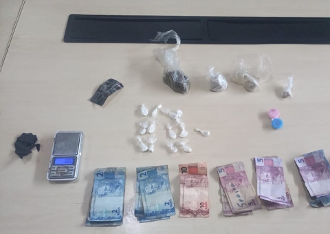 Policiais cantam 'parabéns' para jovem preso no dia do aniversário em Manaus