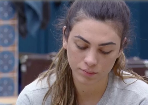 Pétala toca o sino e pede para desistir de 'A Fazenda 14'