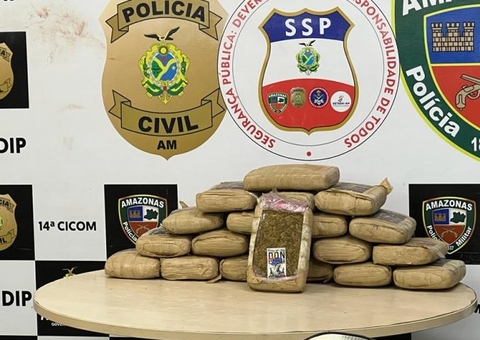 Traficante é preso ao passear com 20kg de drogas em carro roubado em Manaus