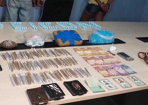 Homem tenta subornar policiais com R$ 10 mil ao ser preso com drogas em Manaus