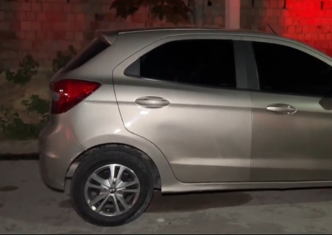 Carro usado no assassinato de 2 homens é encontrado em Manaus