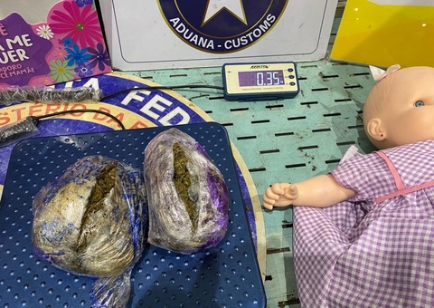 Bonecas recheadas de maconha são apreendidas em Manaus