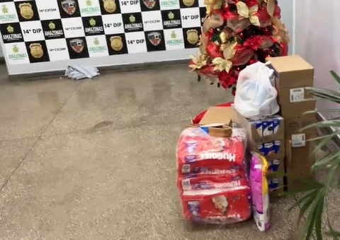 Mulheres são presas suspeitas de roubar produtos de supermercado em Manaus