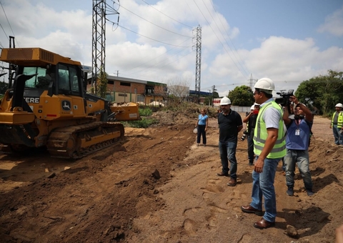Wilson Lima vistoria obras do Prosamin+ na Avenida Manaus 2000