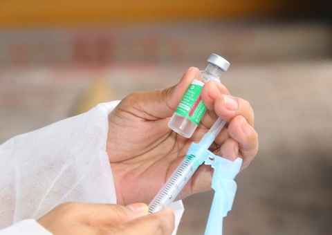 Após igarapé transbordar, vacinação no posto Balneário do Sesc é suspensa