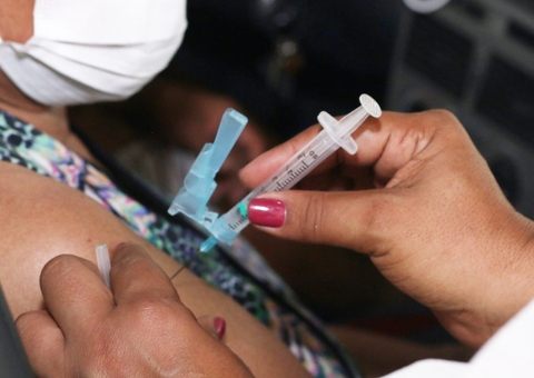 Covid-19: Manaus chega a 96 mil pessoas de grupos prioritários vacinadas