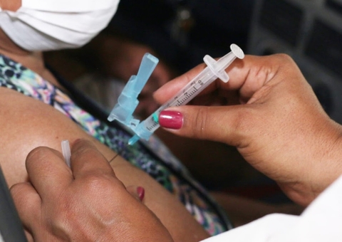 Canadá anuncia novo caso de trombose em paciente vacinado com AstraZeneca