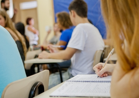 Justiça determina redução de 20% em mensalidades de escolas privadas do AM