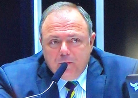 Governistas tentam blindar Pazuello após fala no Senado