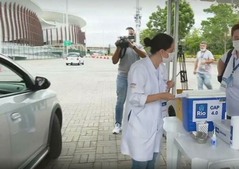 Paes anuncia que vai suspender vacinação contra a Covid por falta de doses