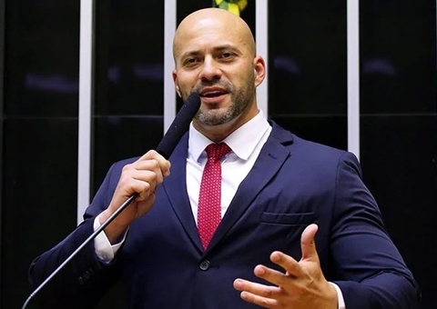 Moraes determina que Daniel Silveira passe por audiência de custódia