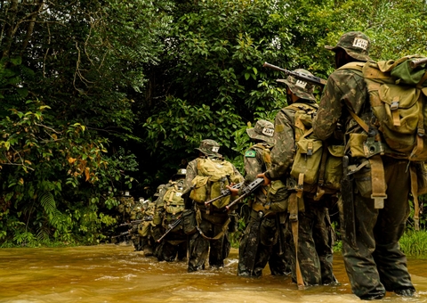 Exército realiza estágio básico de combatente de selva no Amazonas