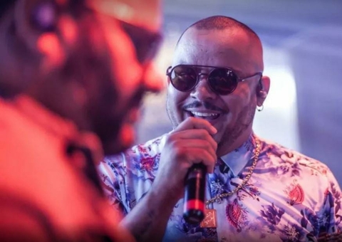 Cantor morre de Covid dois dias após perder a mulher grávida para a doença