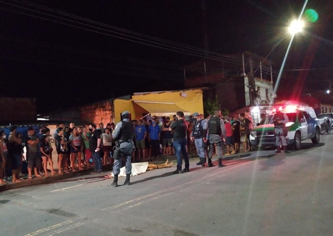 Cabeleireiro é crivado a balas enquanto jantava em Manaus