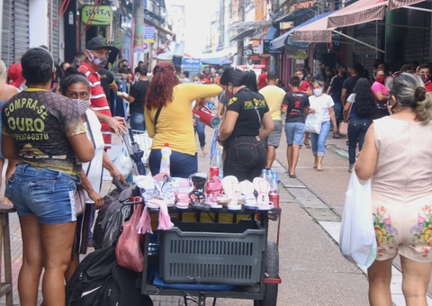 Papai Noel em meio à 3ª onda da Covid-19 no Amazonas