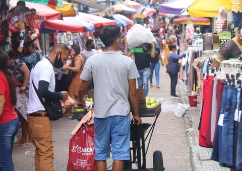 Prefeitura realiza operação para realocar ambulantes no Centro de Manaus