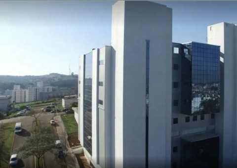 Com UTIs lotadas e fila por leitos, SC vai transferir pacientes para o ES