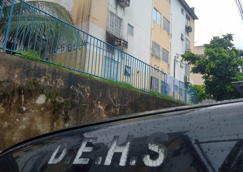Vendedor ambulante é achado morto dentro de apartamento em Manaus 