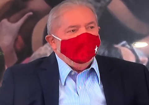 'Fui vítima da maior mentira jurídica', diz Lula em primeiro pronunciamento