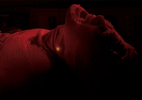 Ficção científica 'Oxigênio' ganha trailer eletrizante; confira