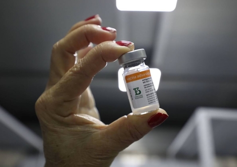 Estudo diz que vacinados com CoronaVac têm 74% menos chance de morte