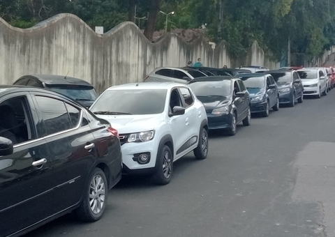 Motoristas de app protestam em Manaus e pedem reajuste de tarifas 