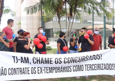 Aprovados em concurso do TJAM fazem manifestação para cobrar nomeação 