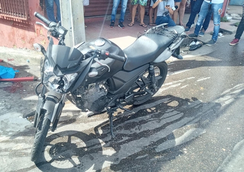 Homem quebra pescoço ao colidir com poste no domingo de Páscoa em Manaus