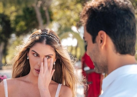 Na Tanzânia, Bárbara Evans e empresário se casam mais uma vez