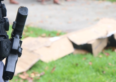 Pistoleiro executa jovem a tiros no meio da rua em Manaus