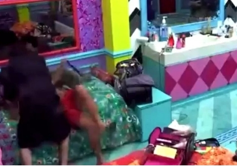 Fiuk insinua beijo em Gil e brother vai ao delírio: 'fico todo derretido'