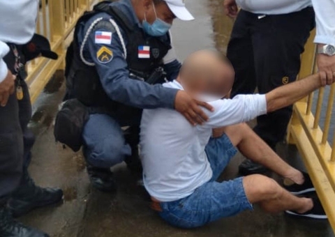 Policiais salvam homem que tentava se jogar da Ponte Rio Negro
