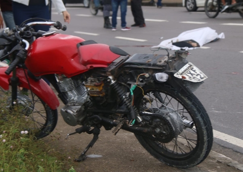 Violenta colisão deixa um morto e um ferido em acidente em Manaus