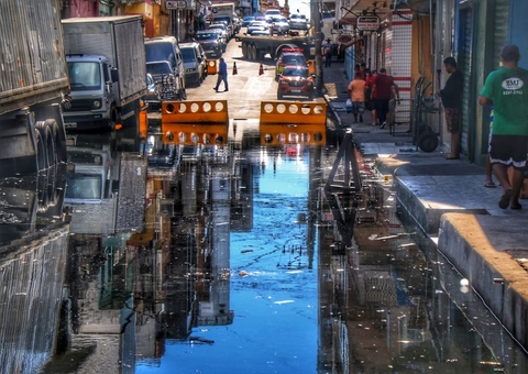 Com cheia histórica, cota do Rio Negro volta a subir nesta quarta-feira
